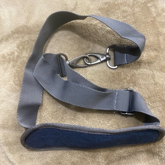 SWISSTECH Excursion Adventure Water Resistant Bottom 24" Duffel Bag Blue - Picture 14 of 14